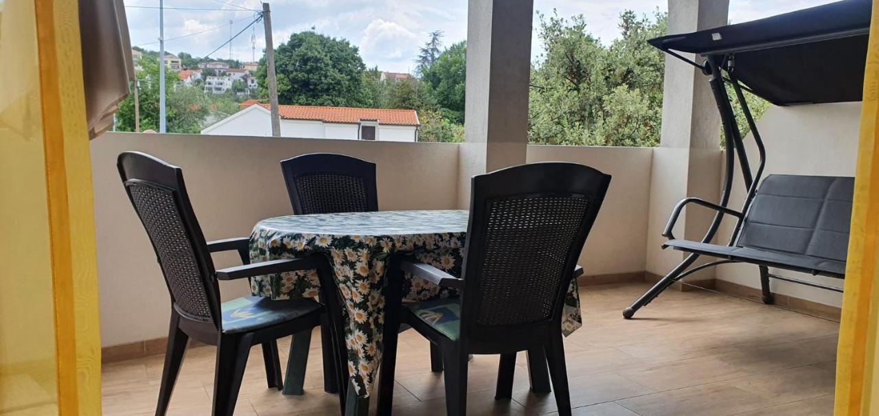 Apartmani Sonia Njivice Exterior foto