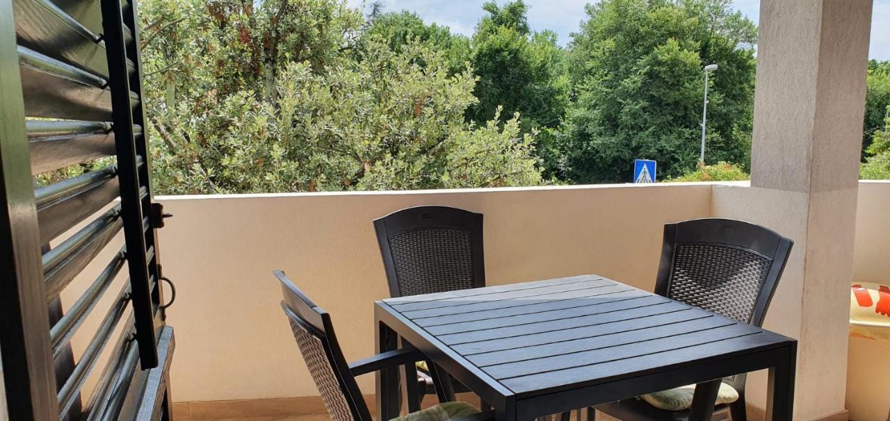 Apartmani Sonia Njivice Exterior foto