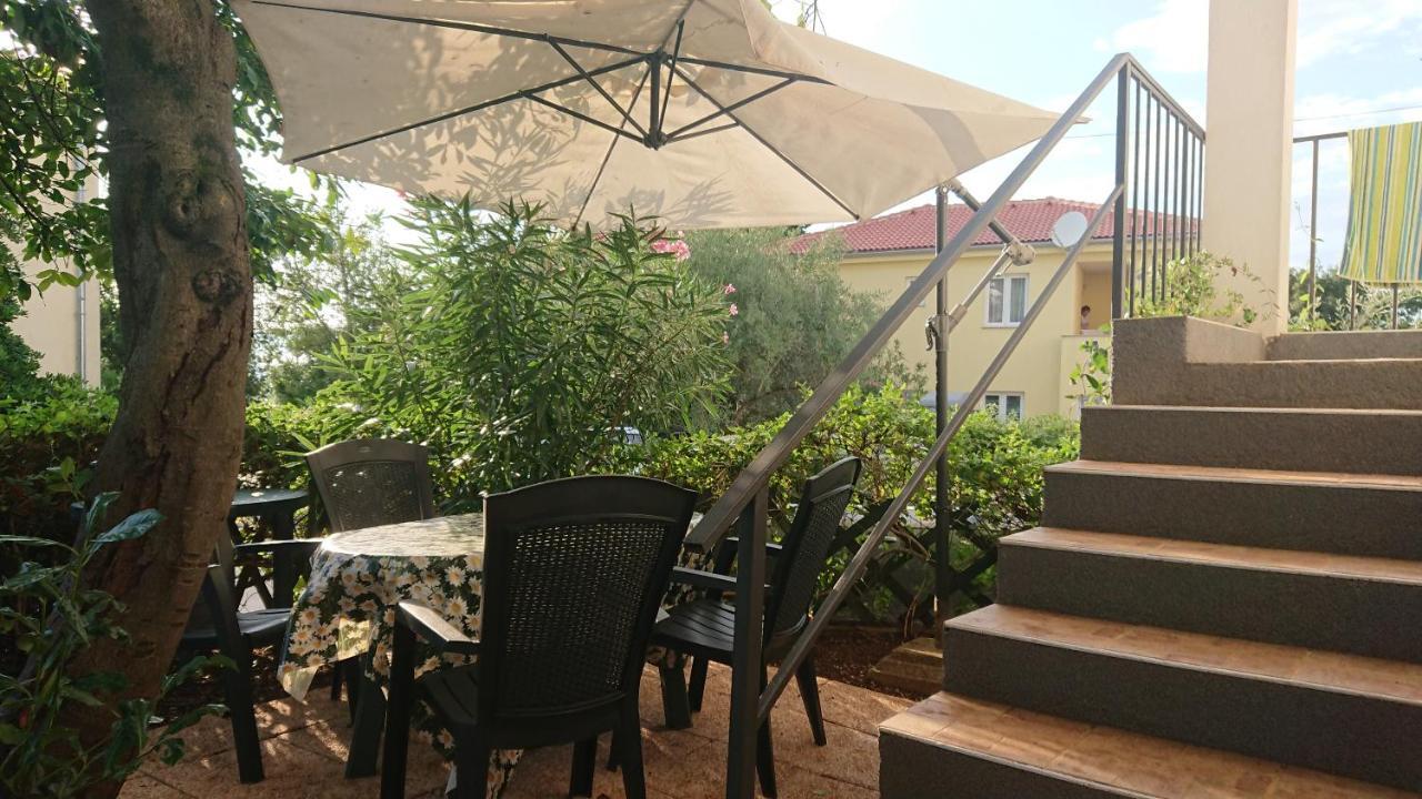 Apartmani Sonia Njivice Exterior foto